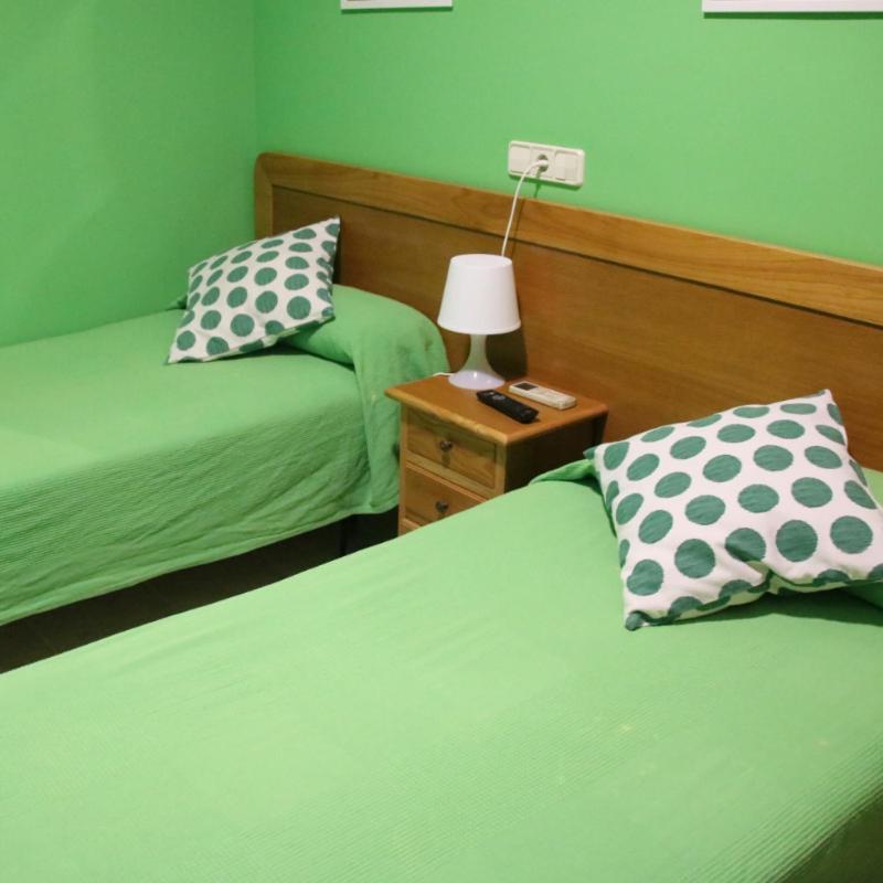 Hostal Burgales Milagro Exterior foto