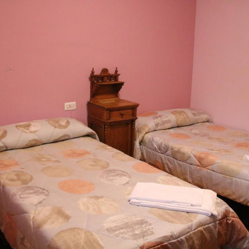 Hostal Burgales Milagro Exterior foto