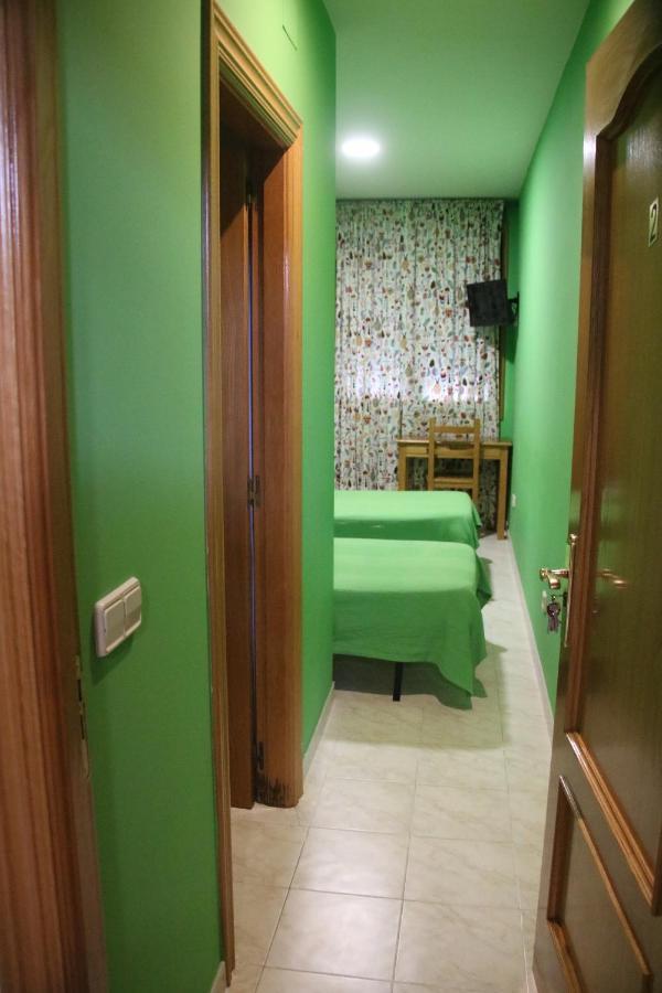 Hostal Burgales Milagro Exterior foto